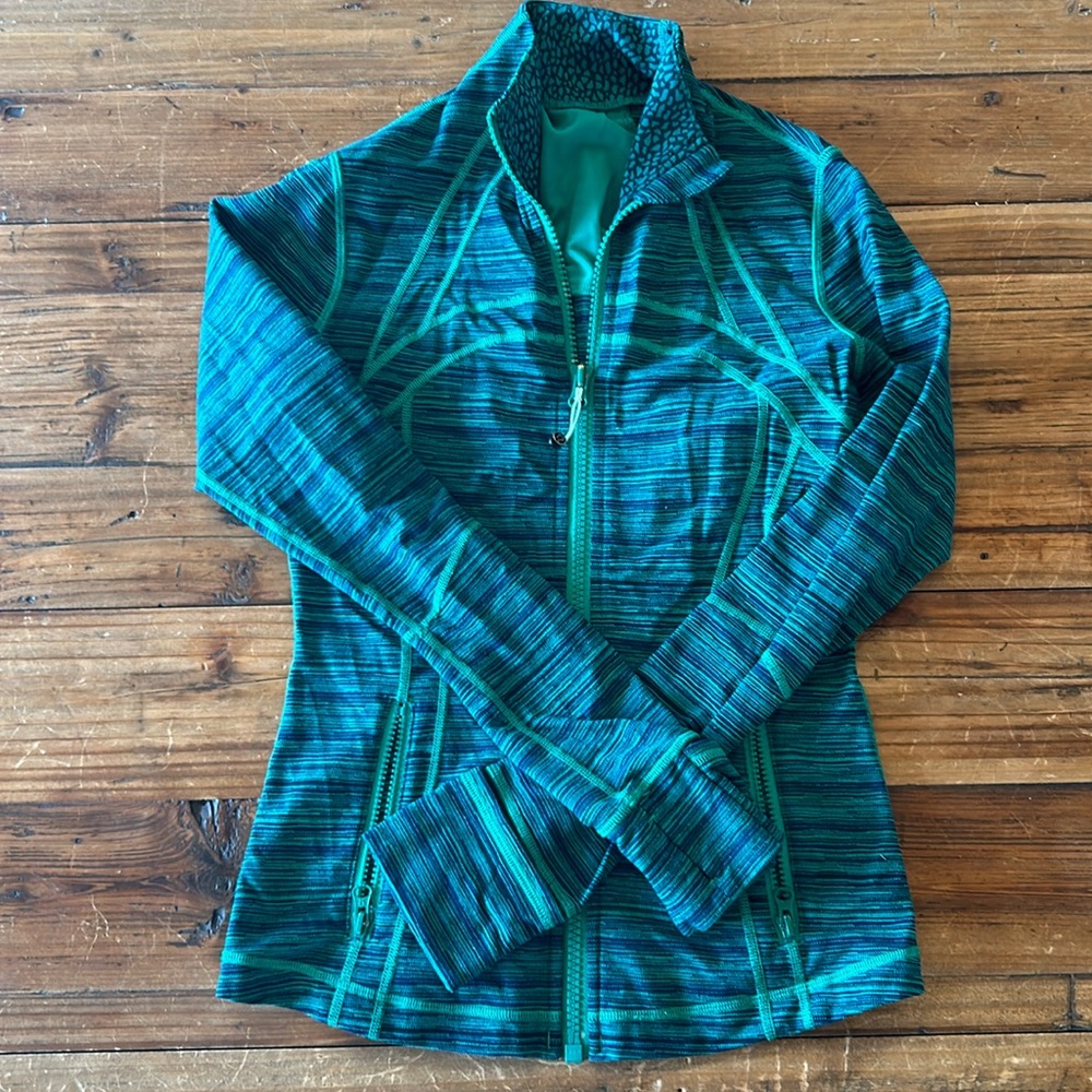 Lululemon lightweight zip up. Size 6. Green and navy color. A favorite!